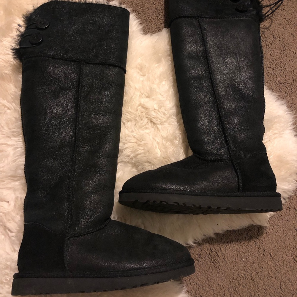 UGG Bailey Button Black Bomber Style 3172 RARE